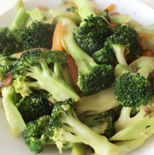 西兰花炒胡萝卜