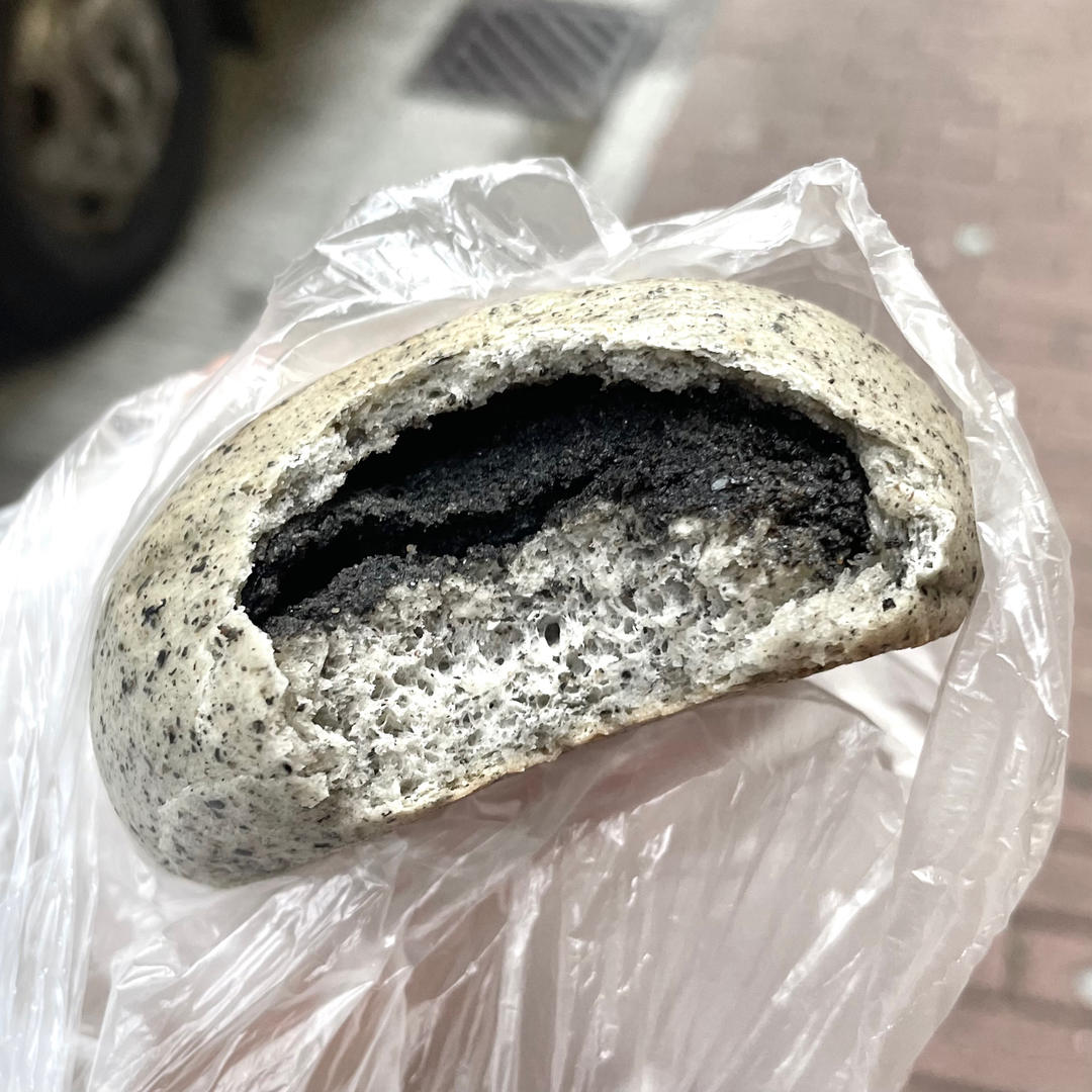 双倍黑芝麻奶酥贝果🥯一起吃养生贝果吧