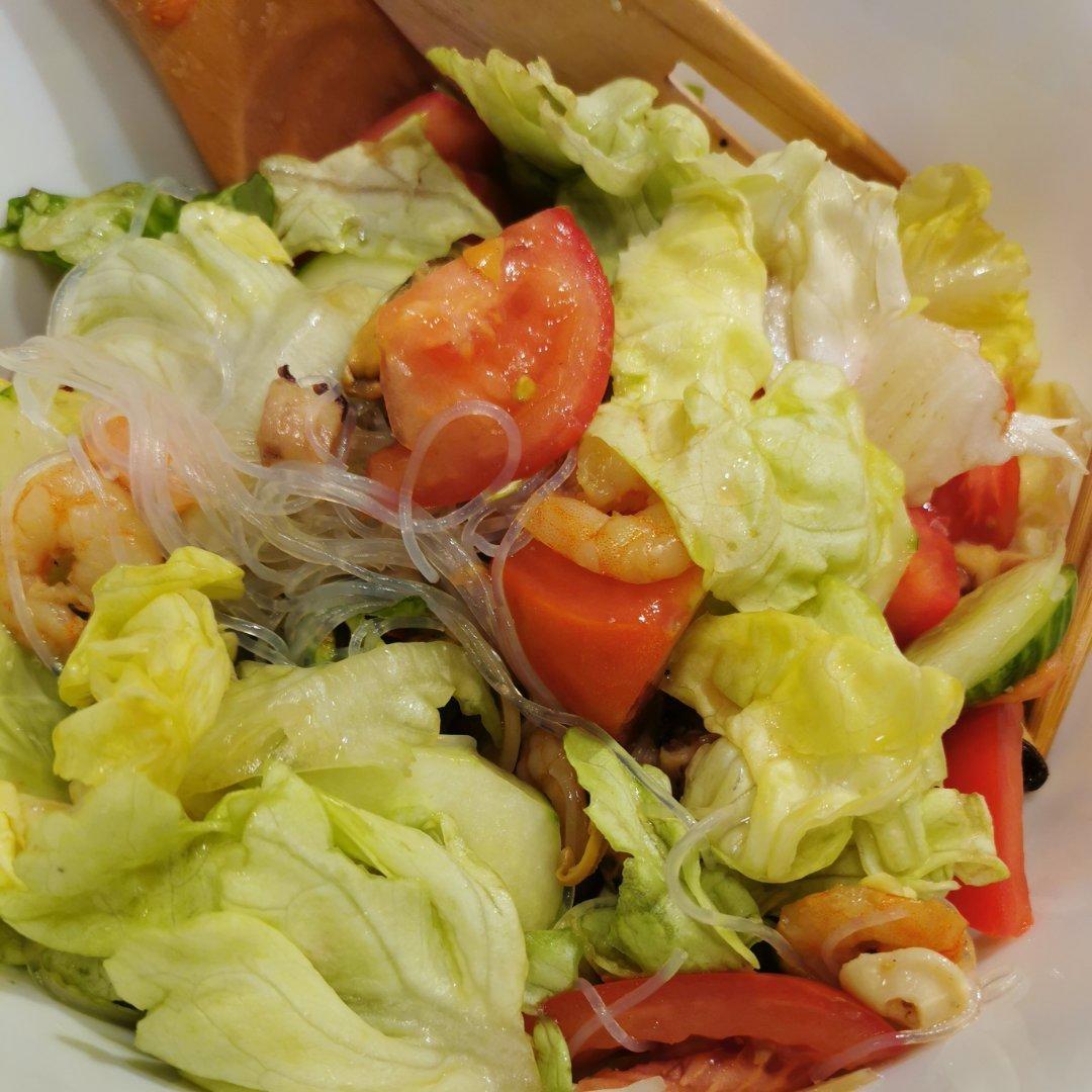 泰式海鲜粉丝沙拉 | Yum Woon Sen