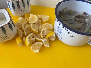 柠檬热炒虾的做法 步骤1