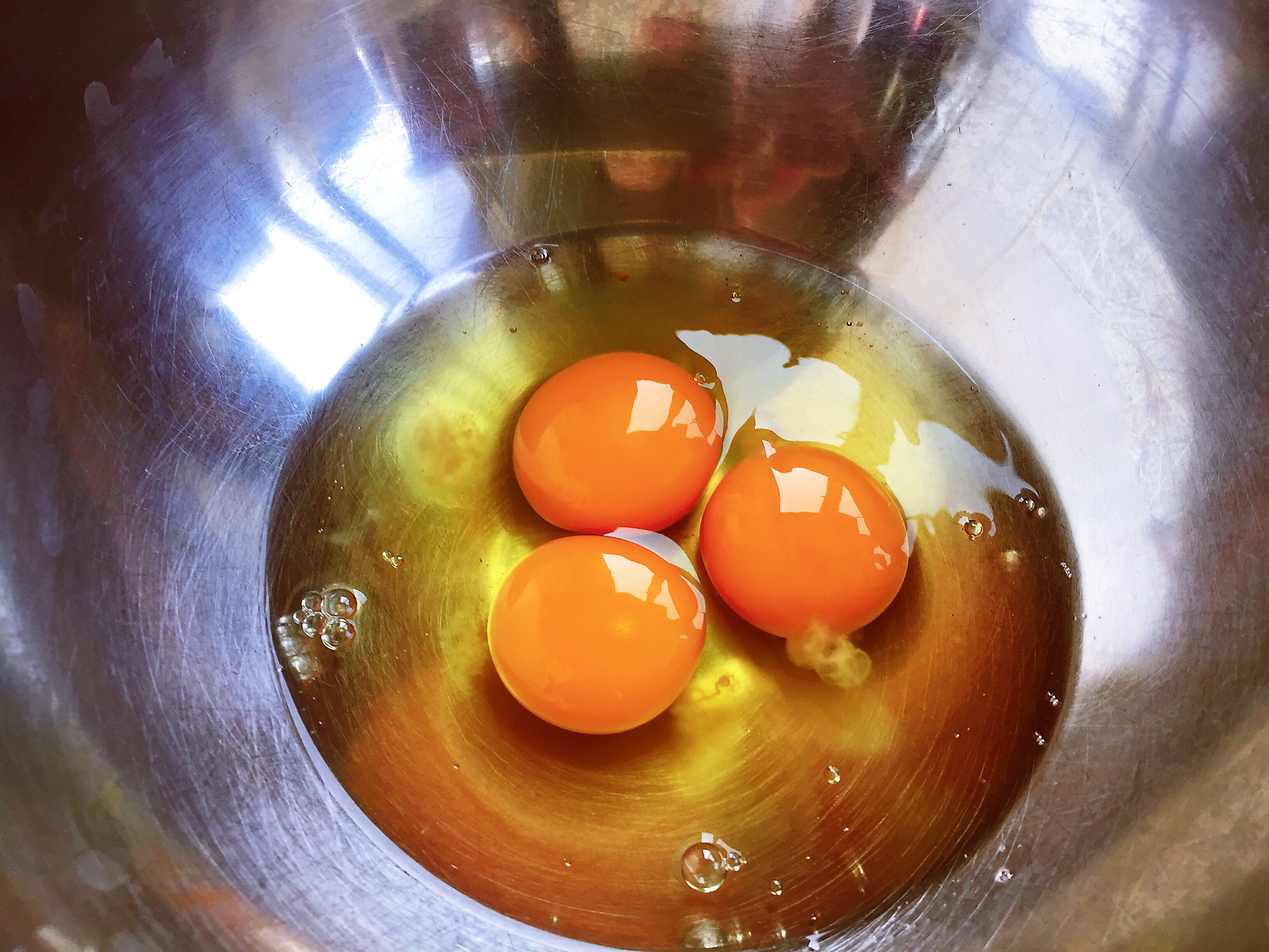 白玉菇青椒炒鸡蛋的做法 步骤3