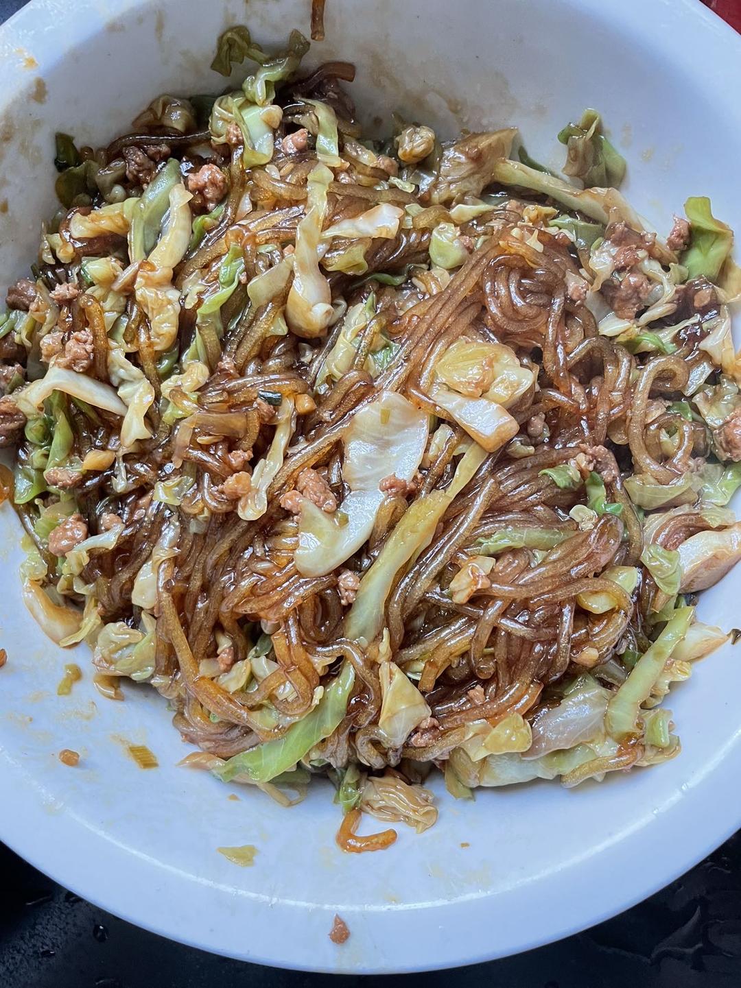 最近爱吃粉丝粉条～包菜炒粉丝