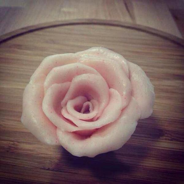 白色巧克力玫瑰花