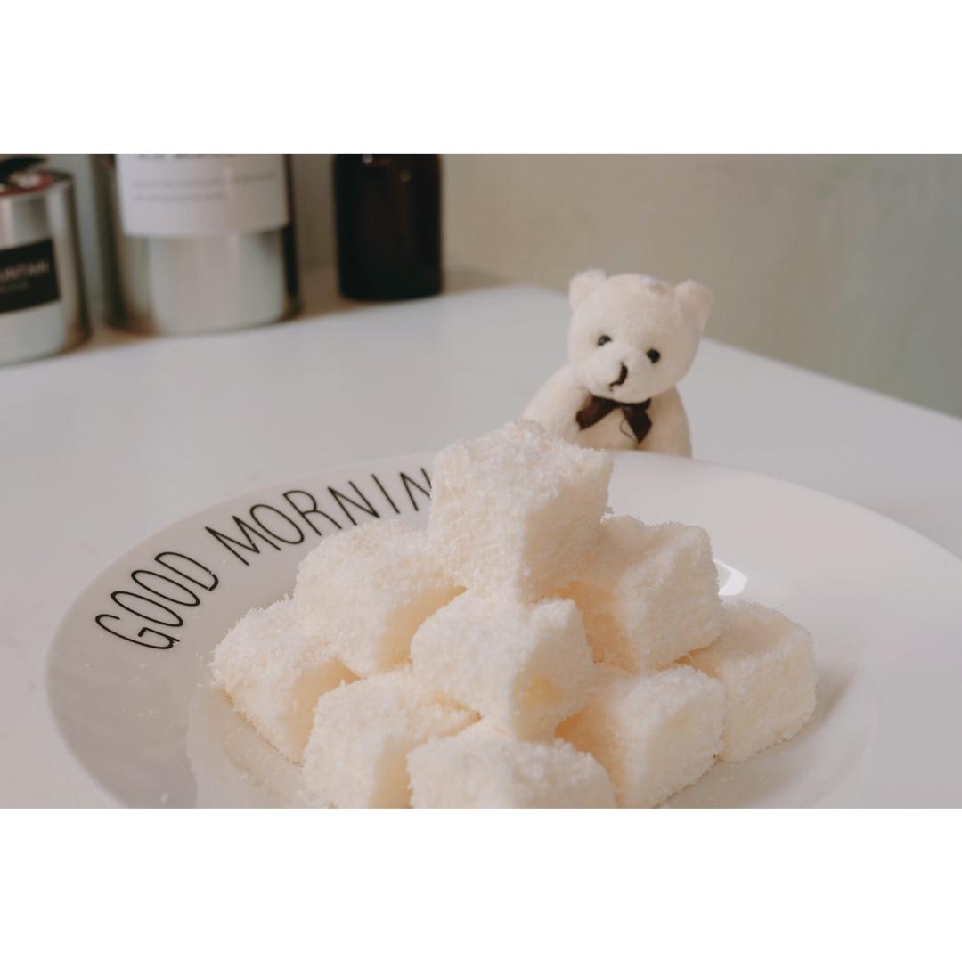 完胜85度C牛奶椰丝小方