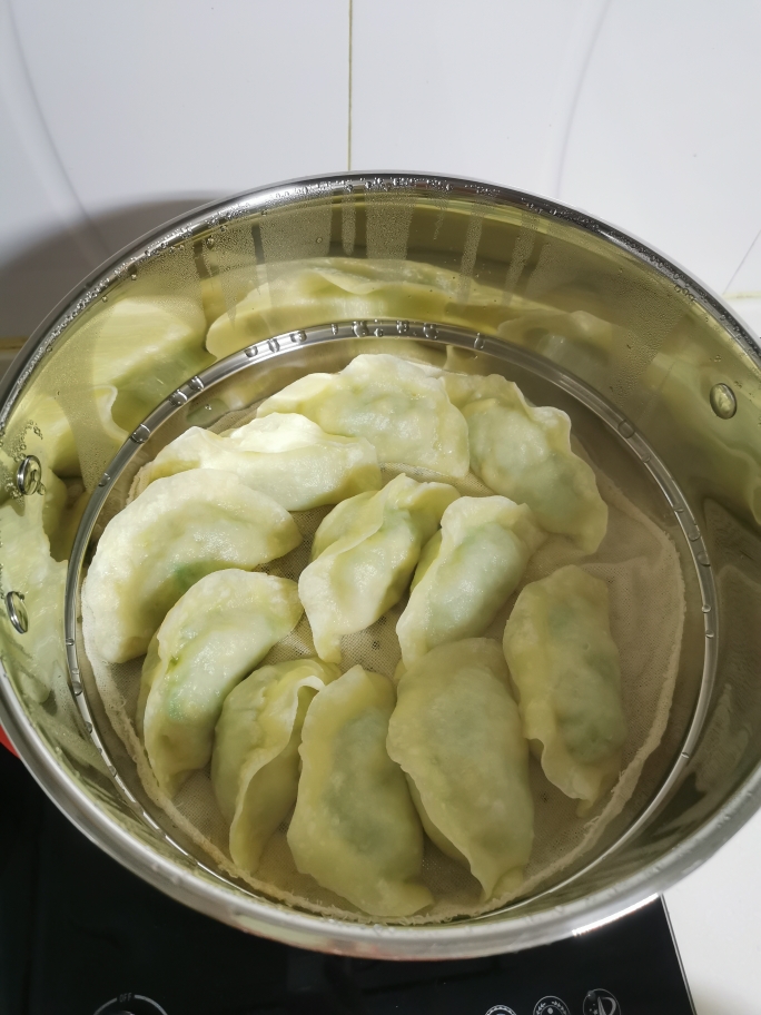 西葫芦三鲜水晶大蒸饺的做法