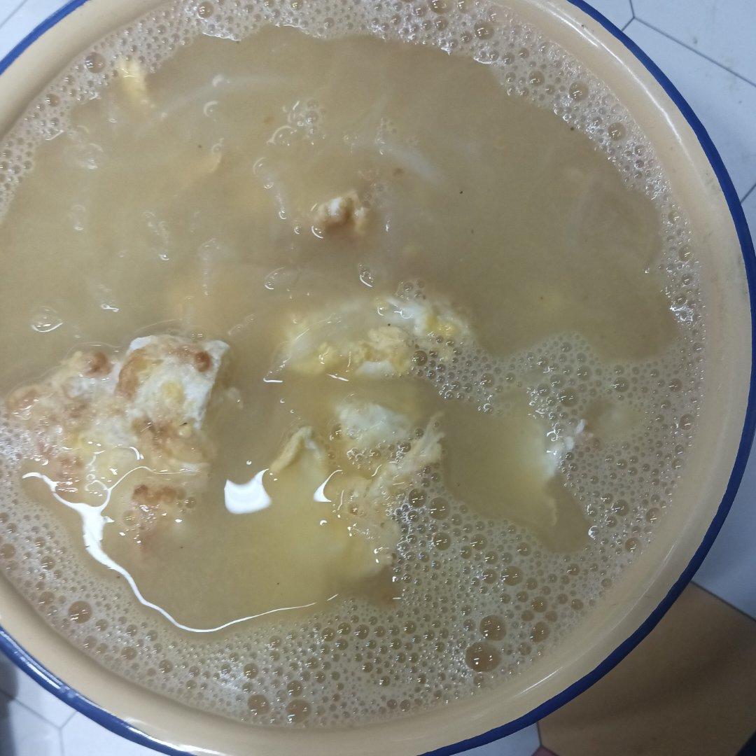 奶白鲜香的萝卜丝煎蛋汤