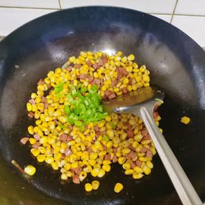 炒玉米粒粒的做法 步骤4