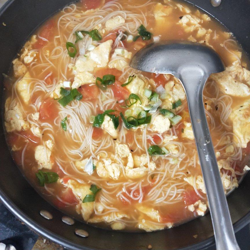 恨不得抱着锅舔的番茄鸡蛋面