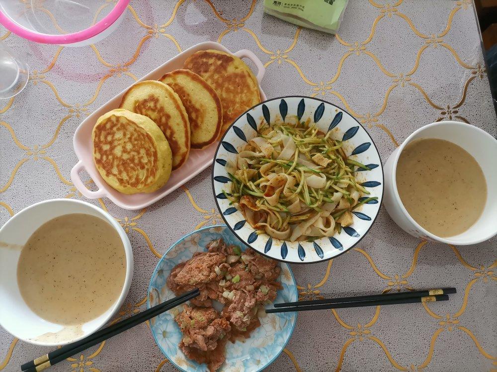奶香玉米面饼