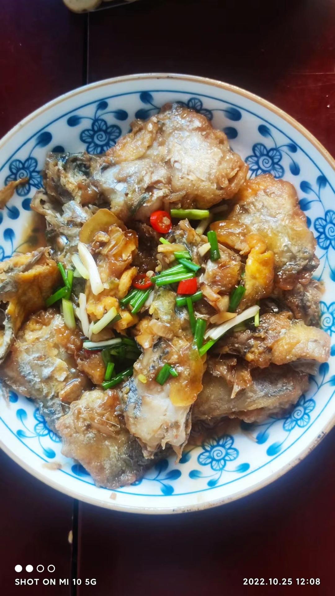 家常红烧带鱼
