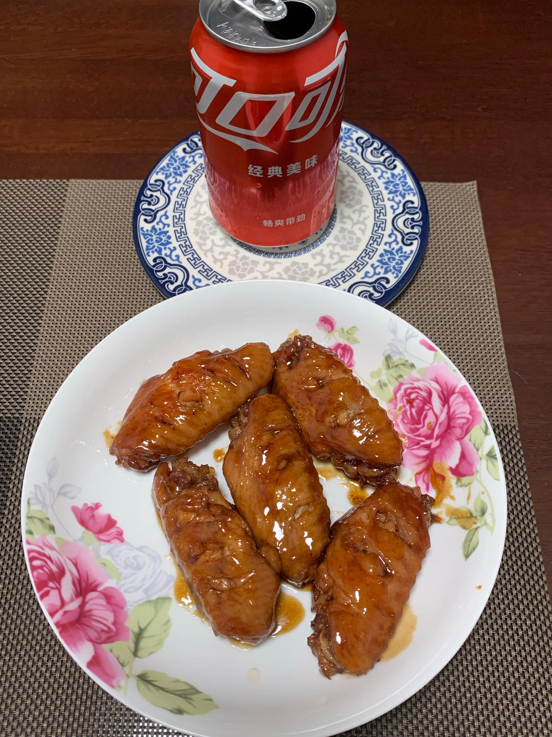 厨师长教你：“可乐鸡翅”的家常做法，味道鲜嫩可口，先收藏起来