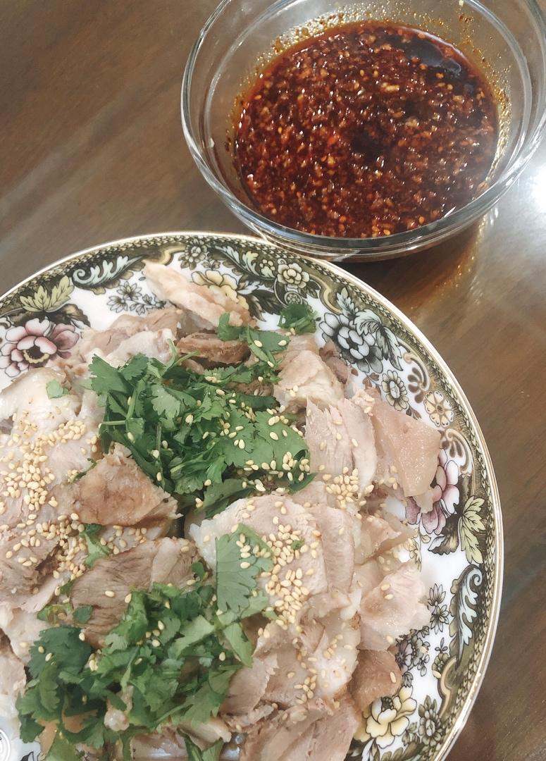 好吃到哭的蒜泥白肉