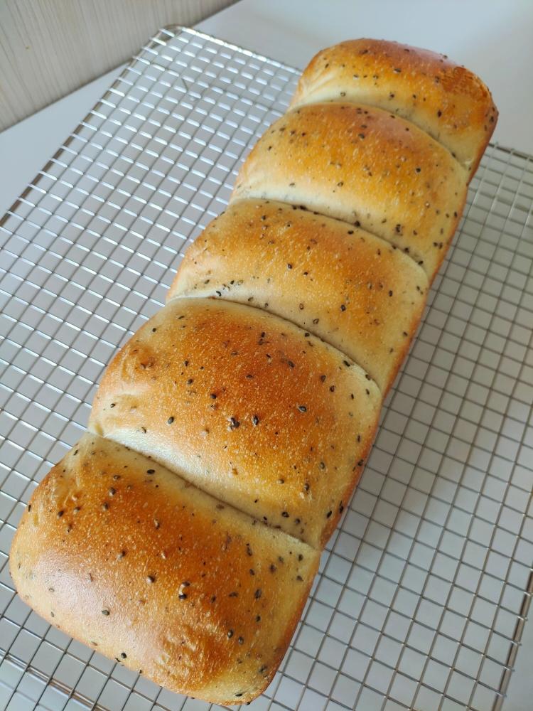 咸盐黑芝麻吐司