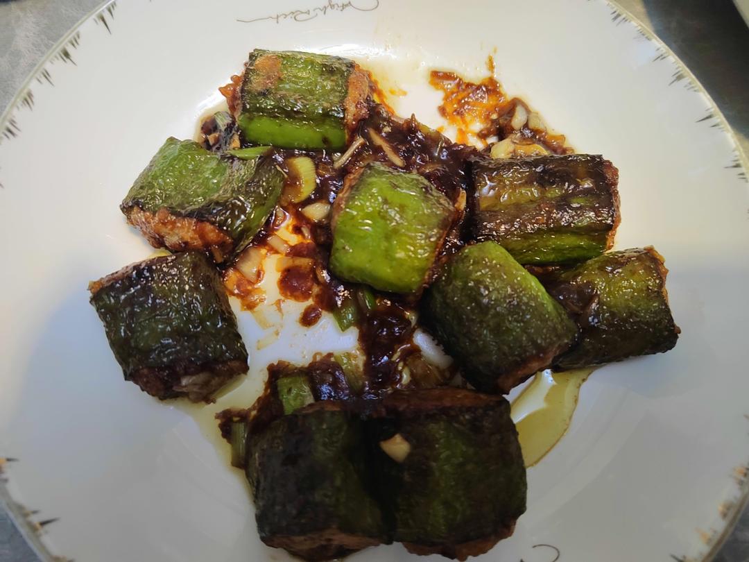 一口一个超过瘾——青椒酿肉