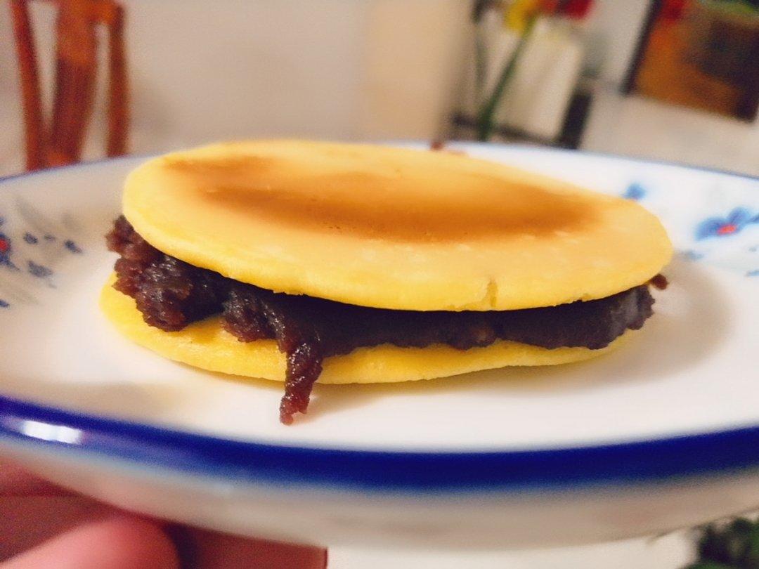 红豆铜锣烧：红豆沙，这样夹着吃最妙！