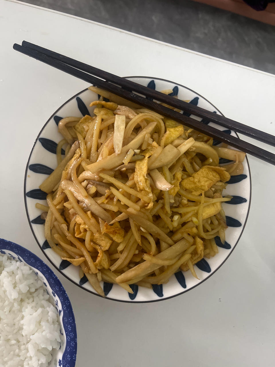 外婆菜炒杏鲍菇土豆丝