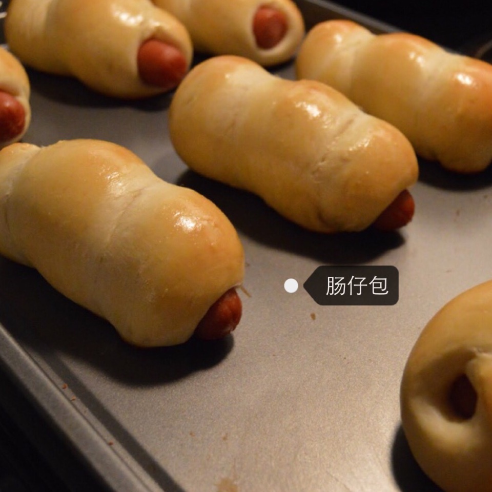 台式香肠面包卷