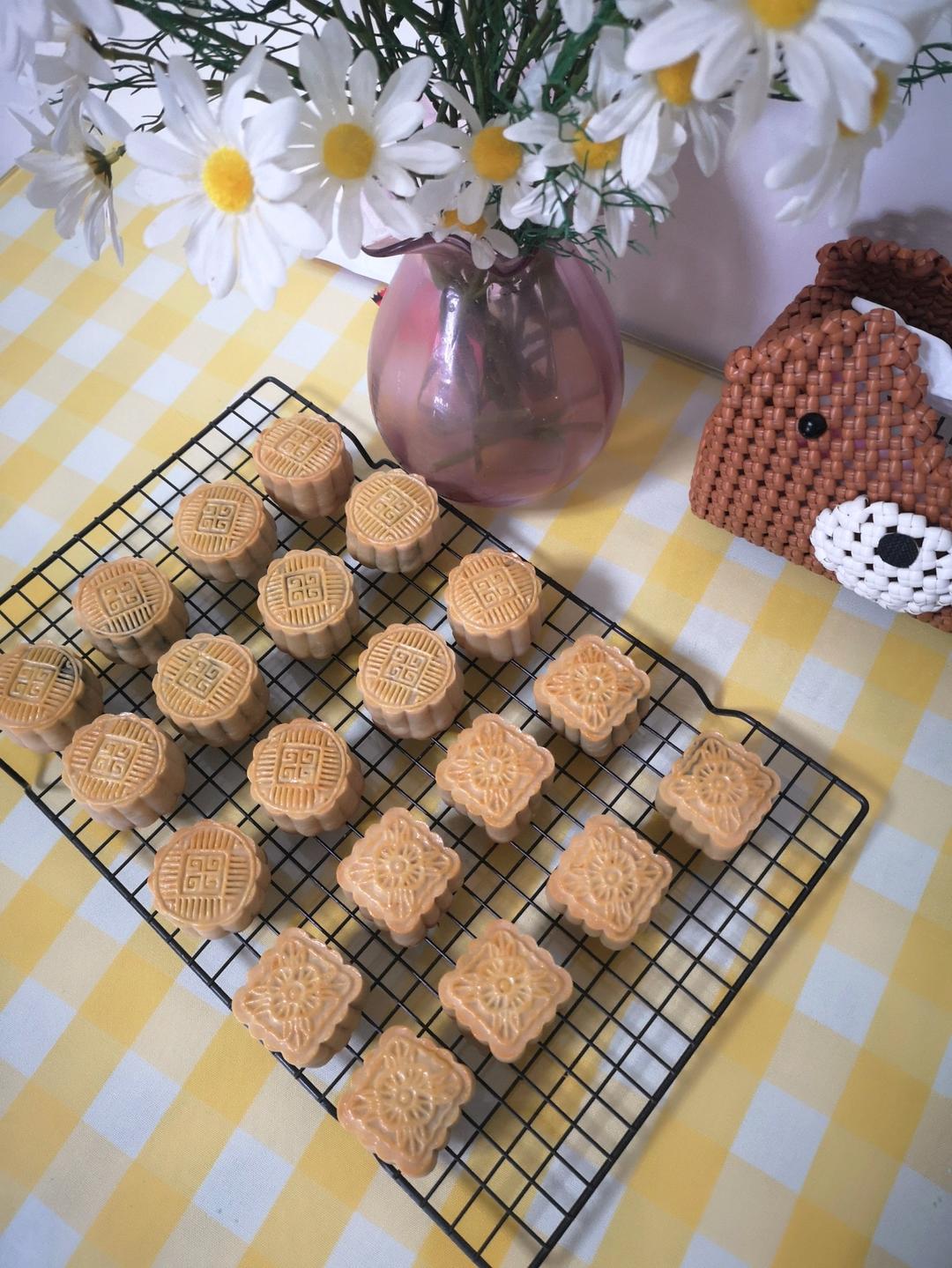 广式月饼—蛋黄莲蓉月饼