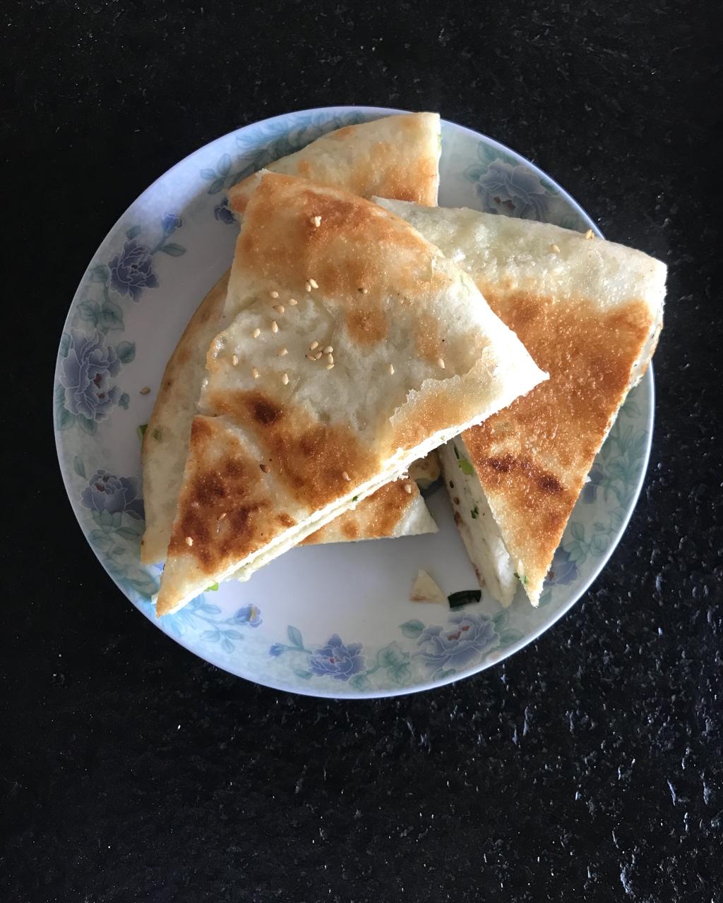 穆穆-25做的发面版葱油饼