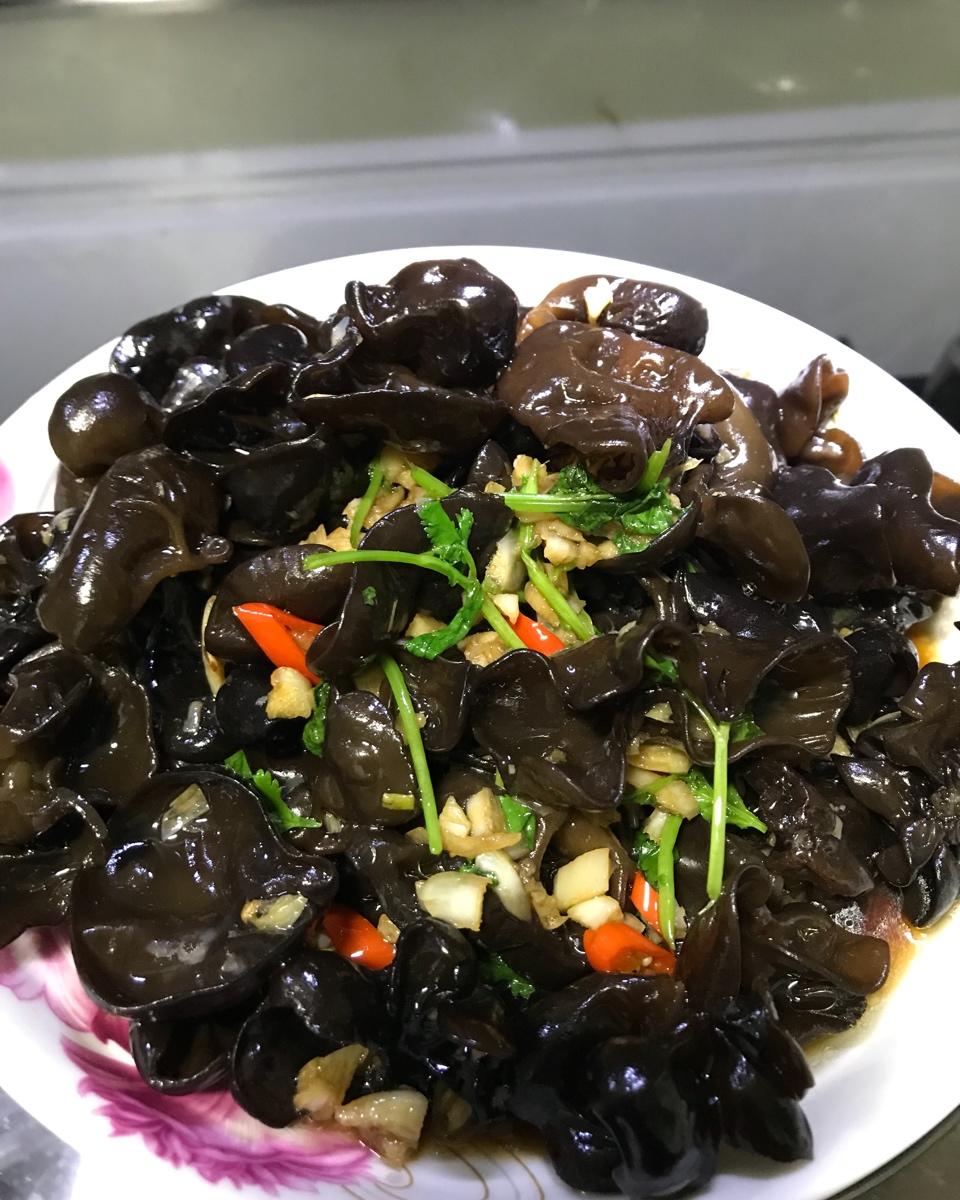 凉拌胡萝卜黑木耳