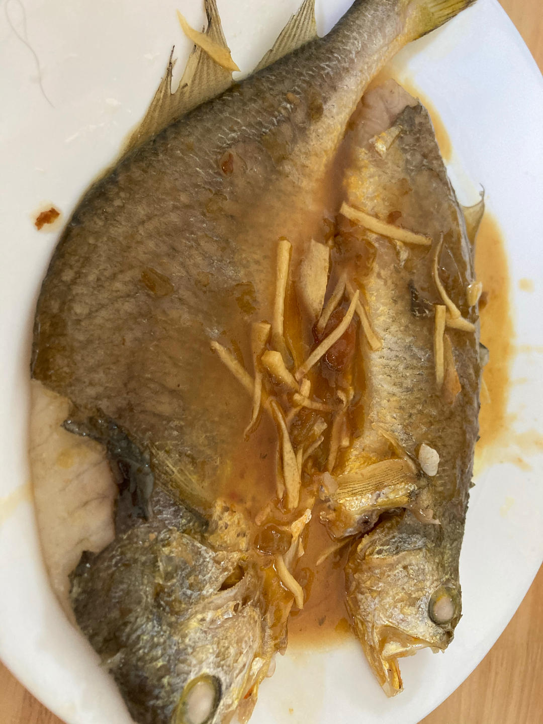 酸梅酱煮黄花鱼