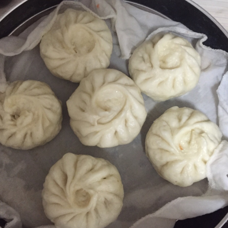 鲜美多汁的洋葱牛肉包子