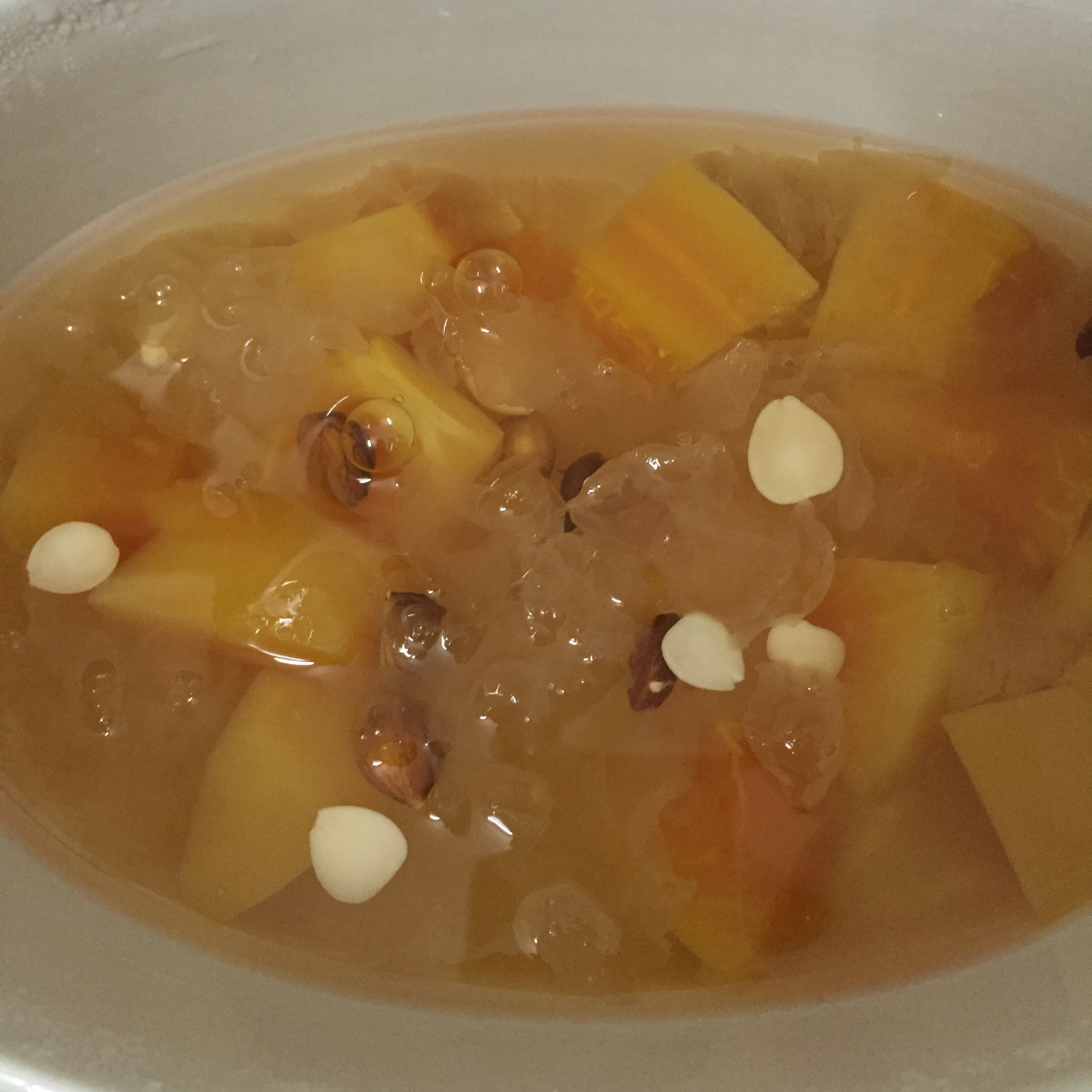 满记甜品之南北杏雪耳炖木瓜