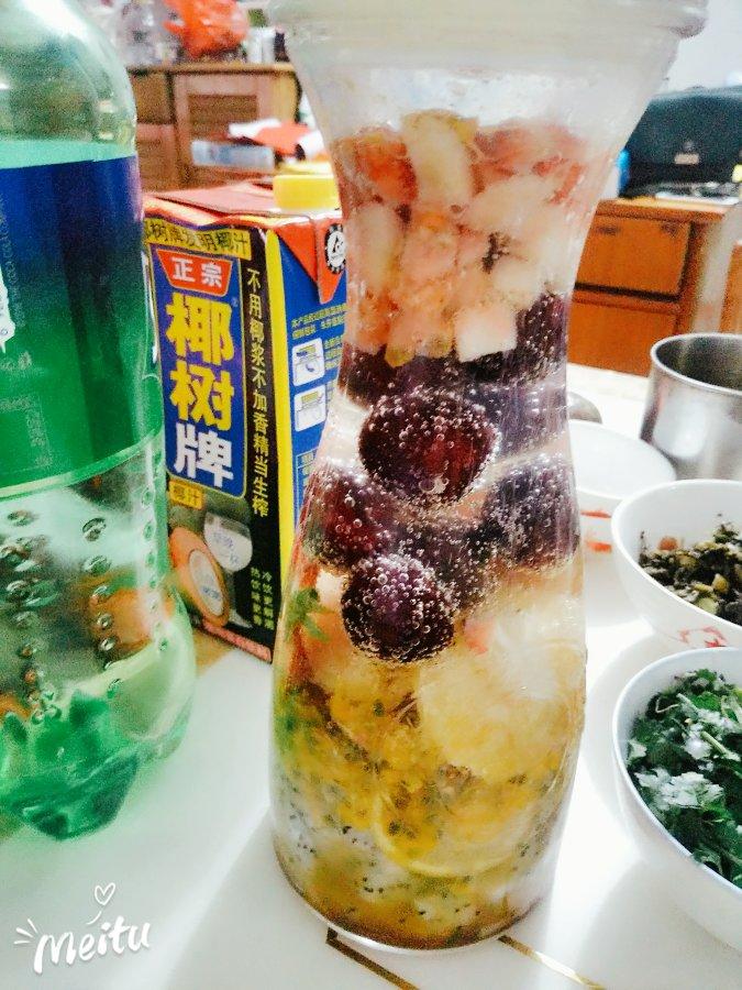 夏季饮品——五彩缤纷水果茶