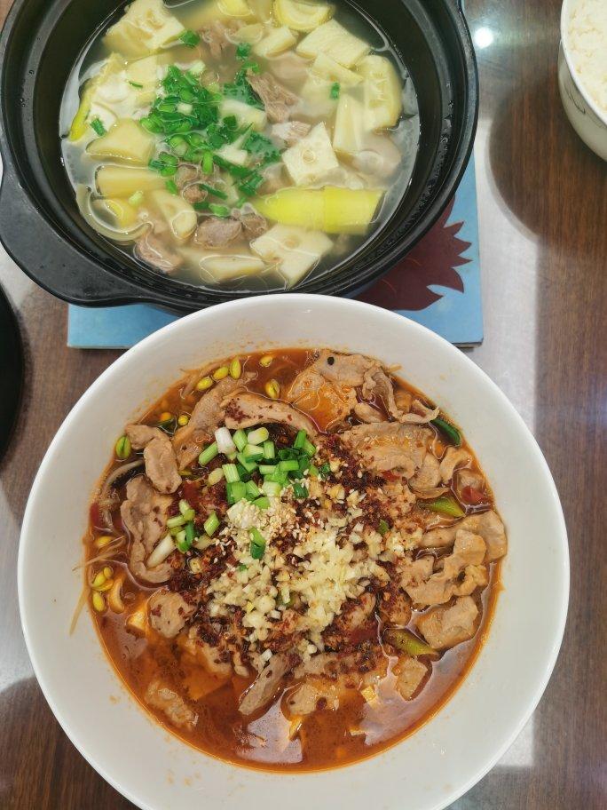 厨师长教你：“水煮肉片”的正宗做法，这味道真的很四川