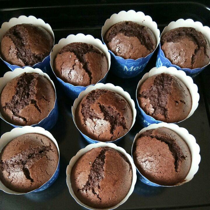 巧克力纸杯戚风蛋糕