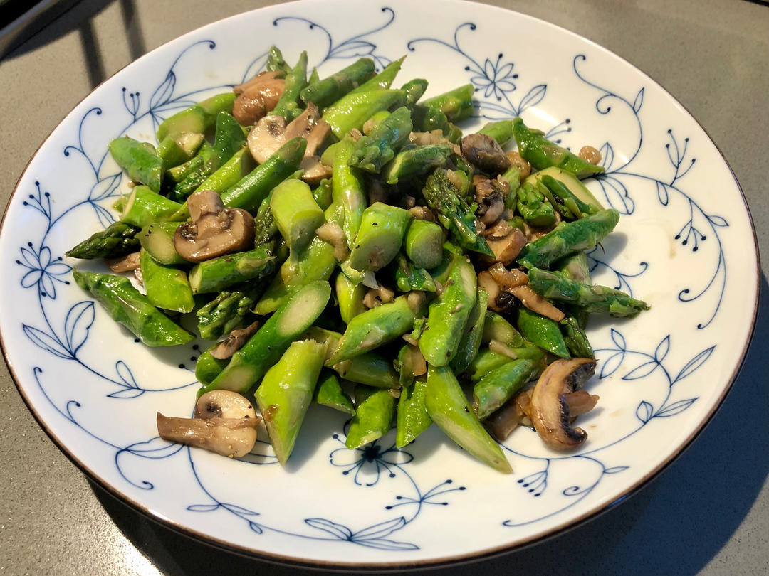 教你做最好吃的芦笋炒蘑菇 新手速get！