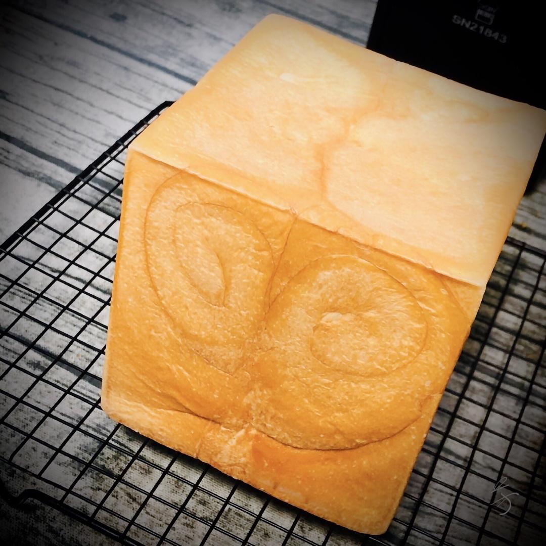 水立方🥛牛奶吐司🍞                       棉花般柔软拉丝                     好吃到停不下来