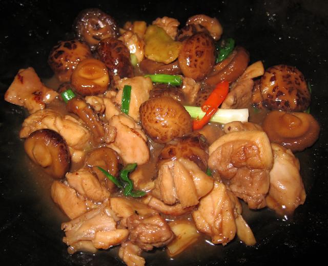 冬菇炆雞/香菇燜雞的做法
