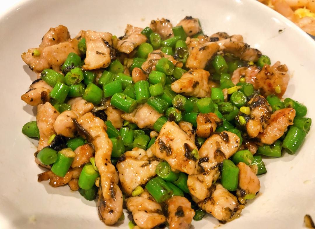 【橄榄菜四季豆拌面】