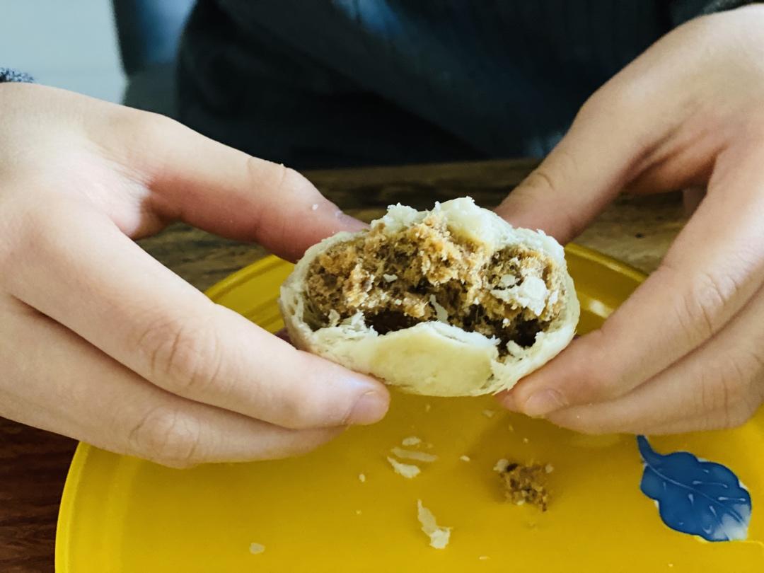 这么薄的皮，这么多的馅儿~~ | 金黄香酥的栗子肉松饼