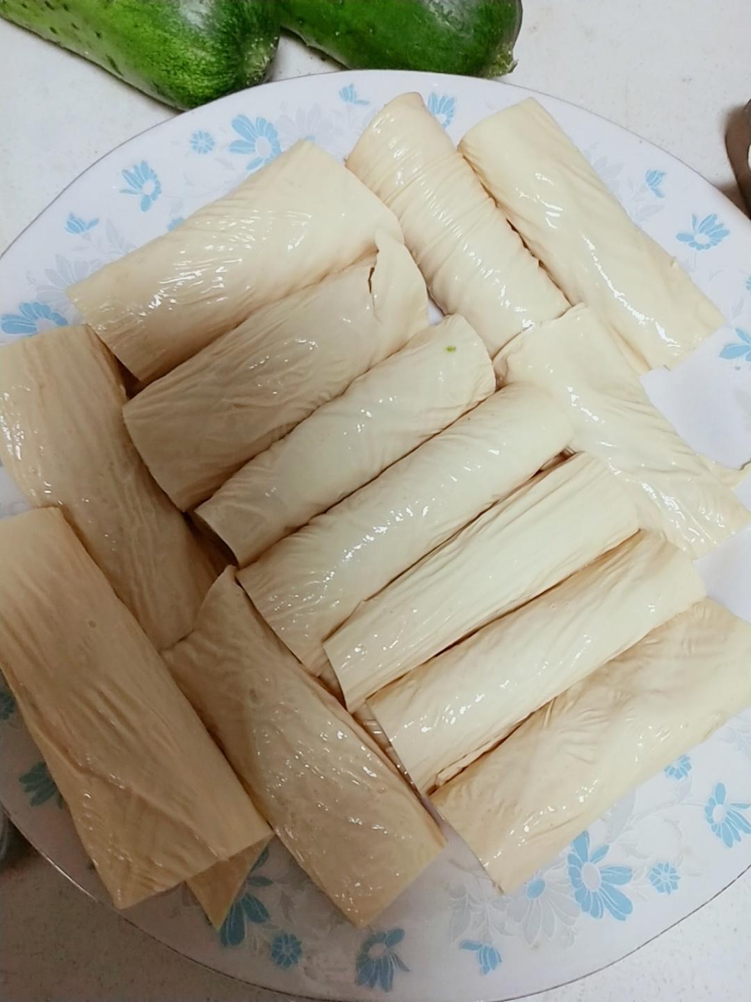 油豆皮鸡肉卷