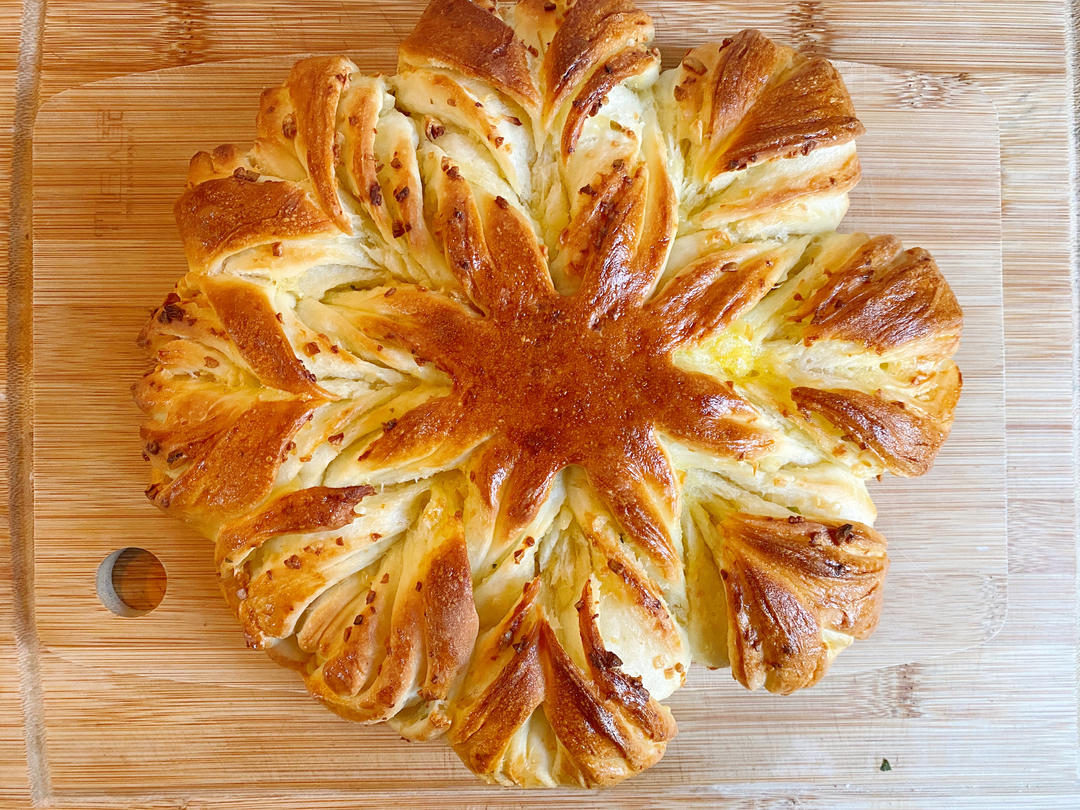 【小高姐】蒜香浓郁 造型优美 不用揉出手膜的面包