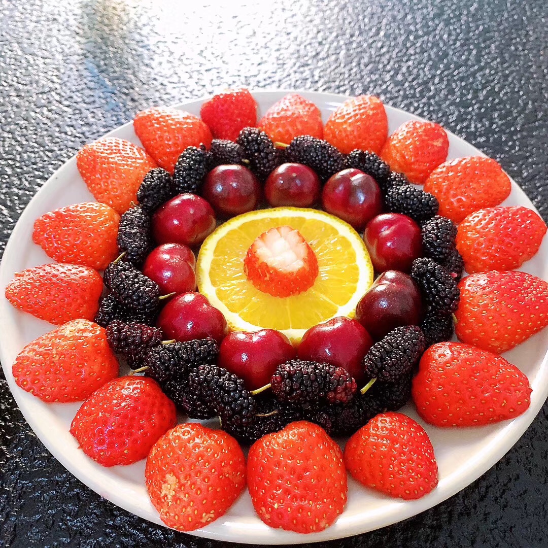 樱桃🍒草莓🍓橙子🍊桑葚    果盘的做法