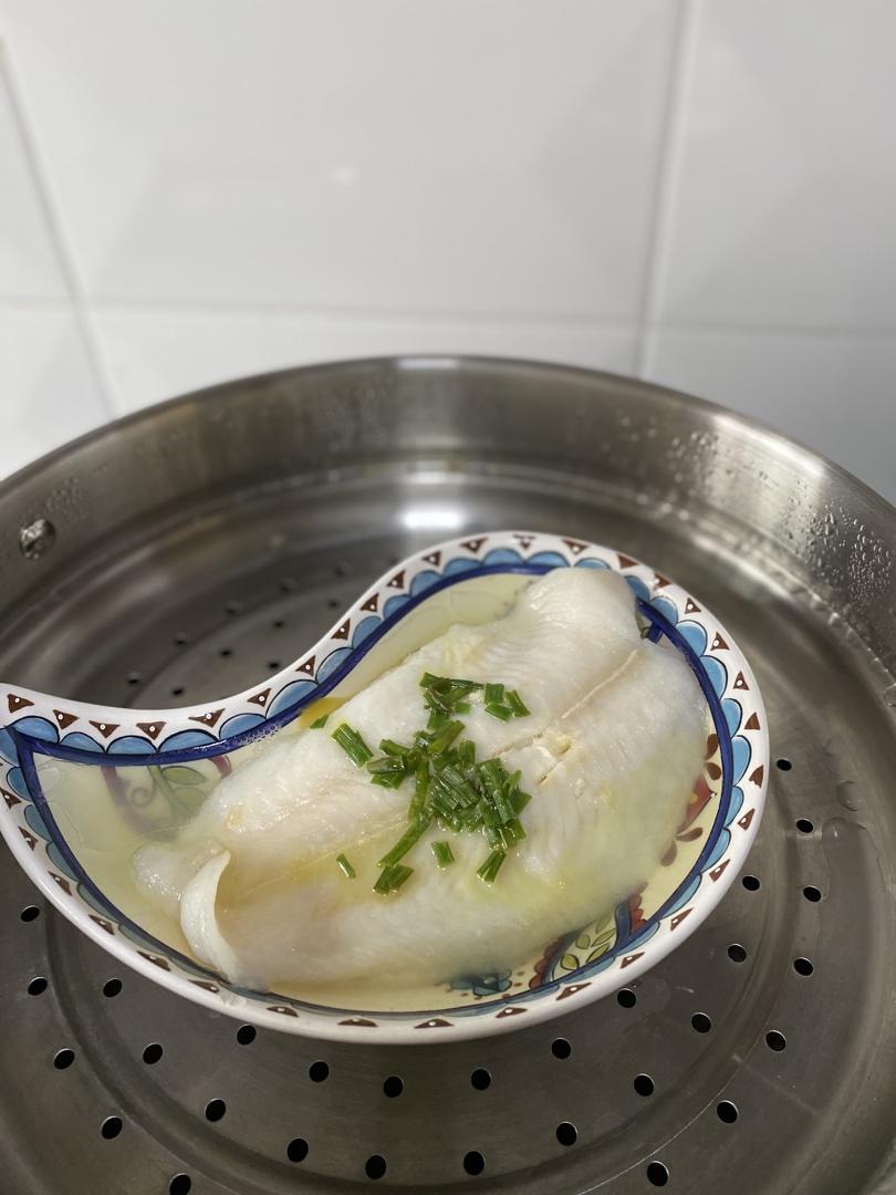 清蒸巴沙鱼柳(龙利鱼)