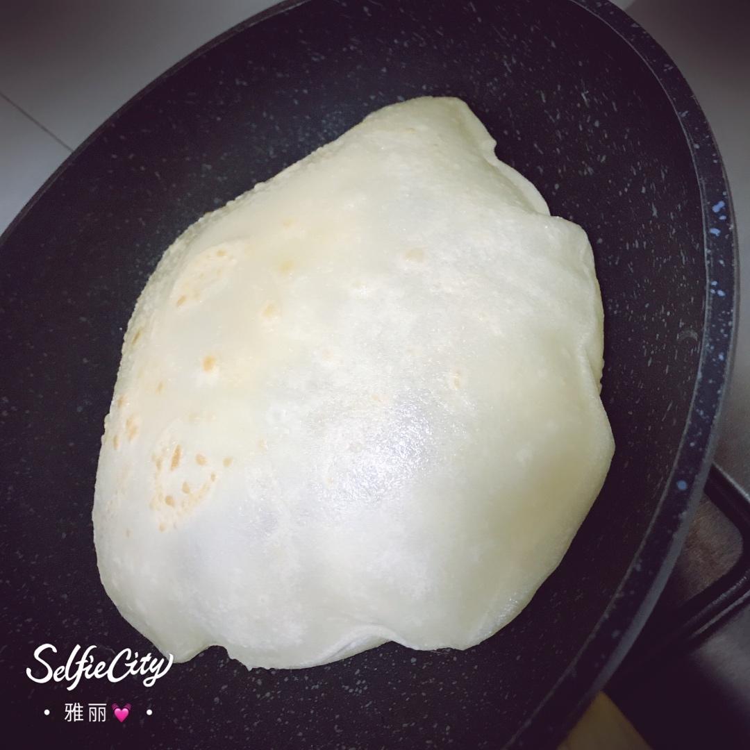 张张都鼓大泡的鸡蛋灌饼这样做不鼓大泡都难