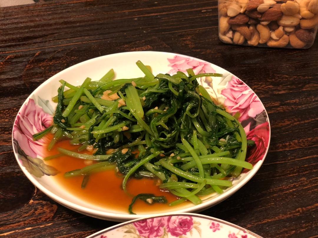 清炒茼蒿