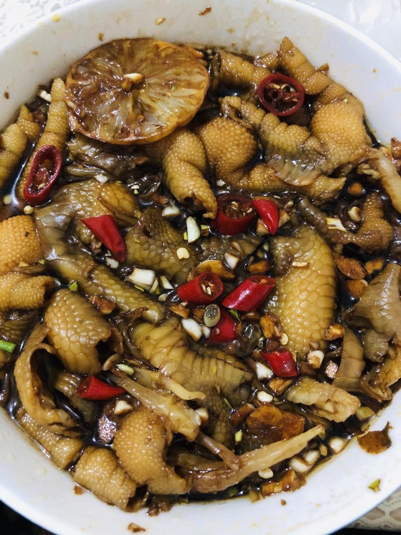 【酸辣无骨凤爪】