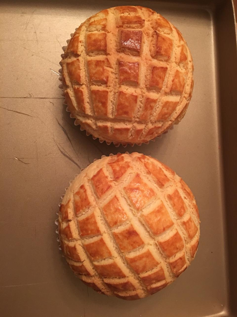 好吃到炸裂的港式菠萝包（附带制作酥皮的小视频）