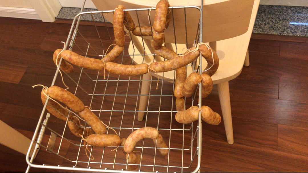 自制黑椒风味脆皮肠--多图详解手工灌肠