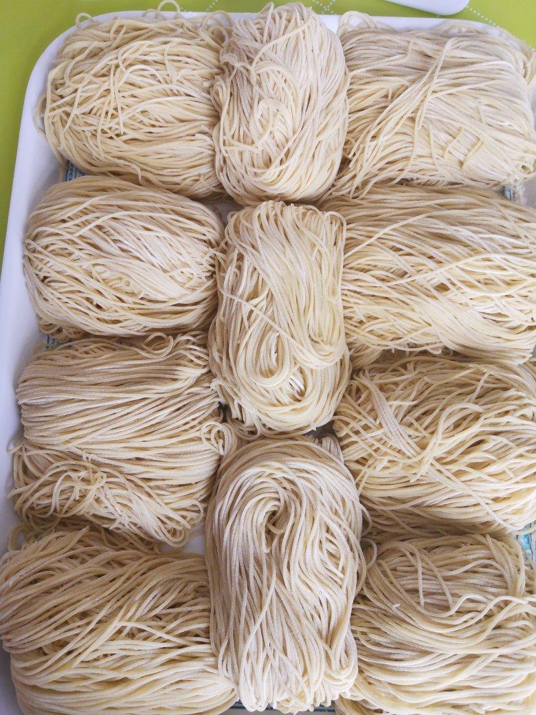 鸭蛋面（仿竹升面）