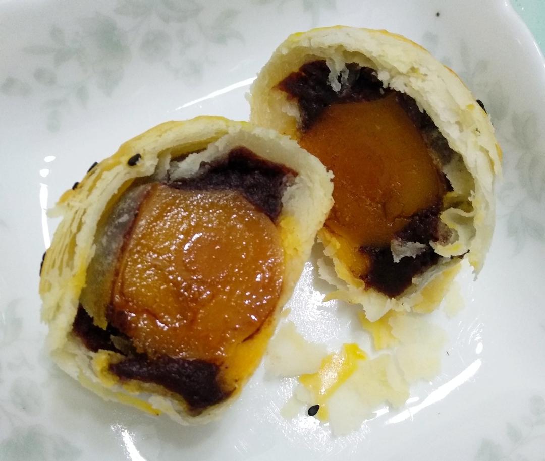 蛋黄酥（超详细步骤，附红豆沙馅做法）