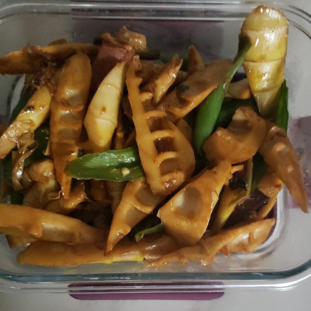 春笋炒腊肉（省油版）