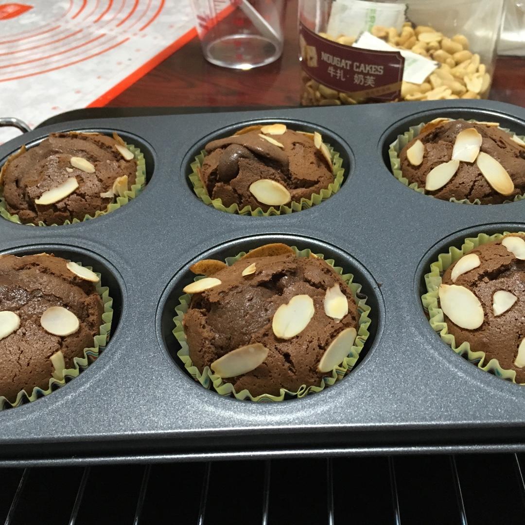 莫尼卡美食厨房：爆浆巧克力蛋糕