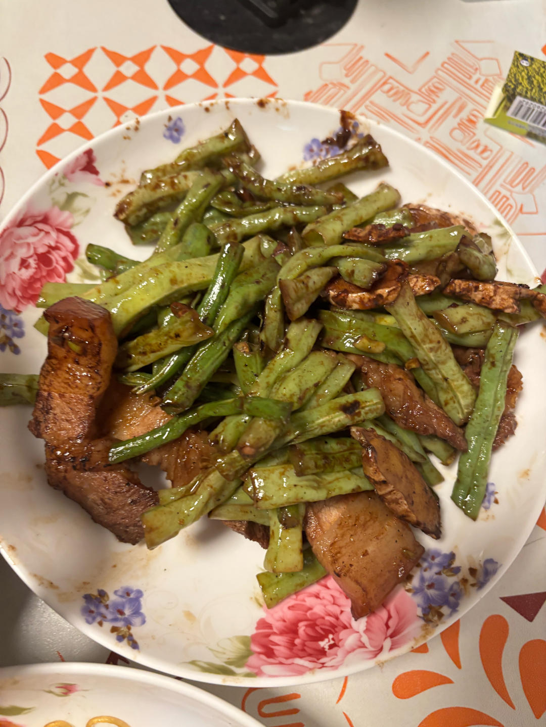 家常菜五花肉炒豆角（铁锅炒，味更香！）