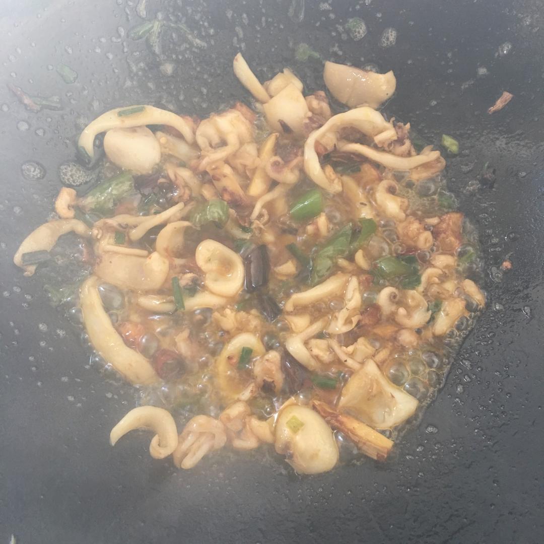 爆炒墨鱼仔